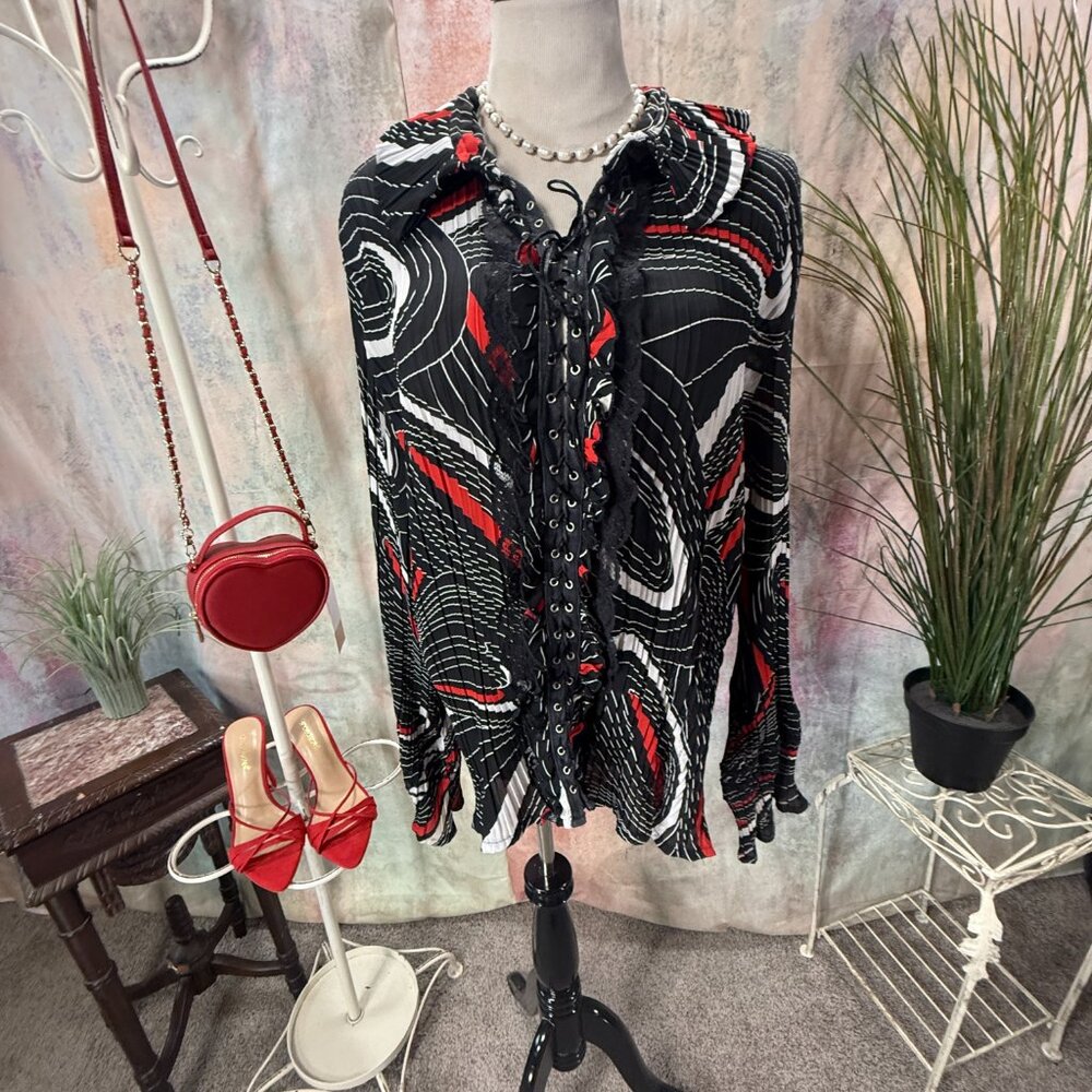 VTG 📌Jennifer L Loyd Lace Up Bell Sleeves Blouse Black &  White & Red Patter